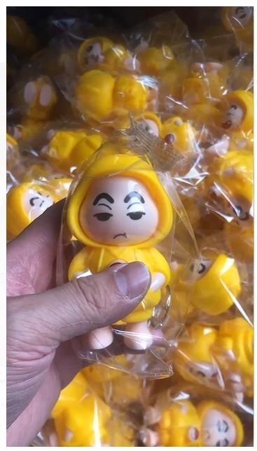 Shinchan Face Changing Keychain – Cute PVC Anime Key Ring for Bags & Keys